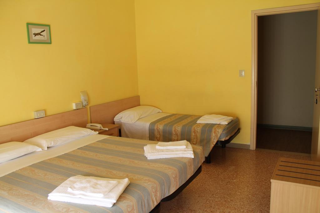 Hotel Ninfea Червия Екстериор снимка