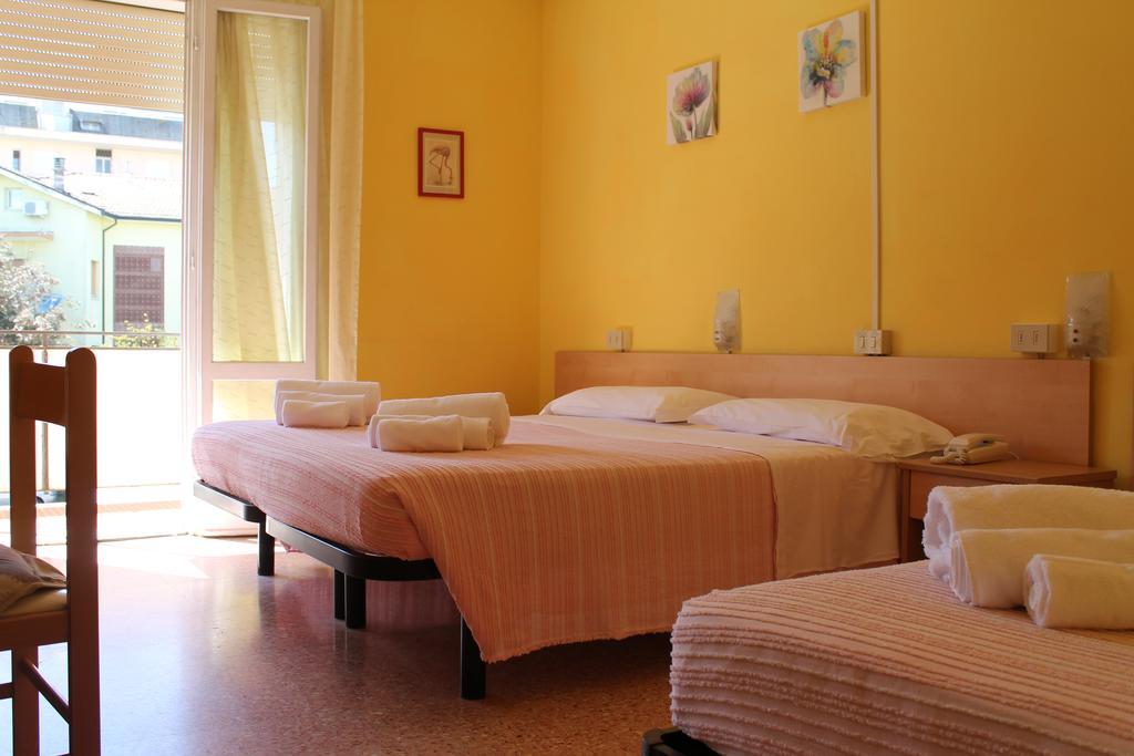 Hotel Ninfea Червия Екстериор снимка