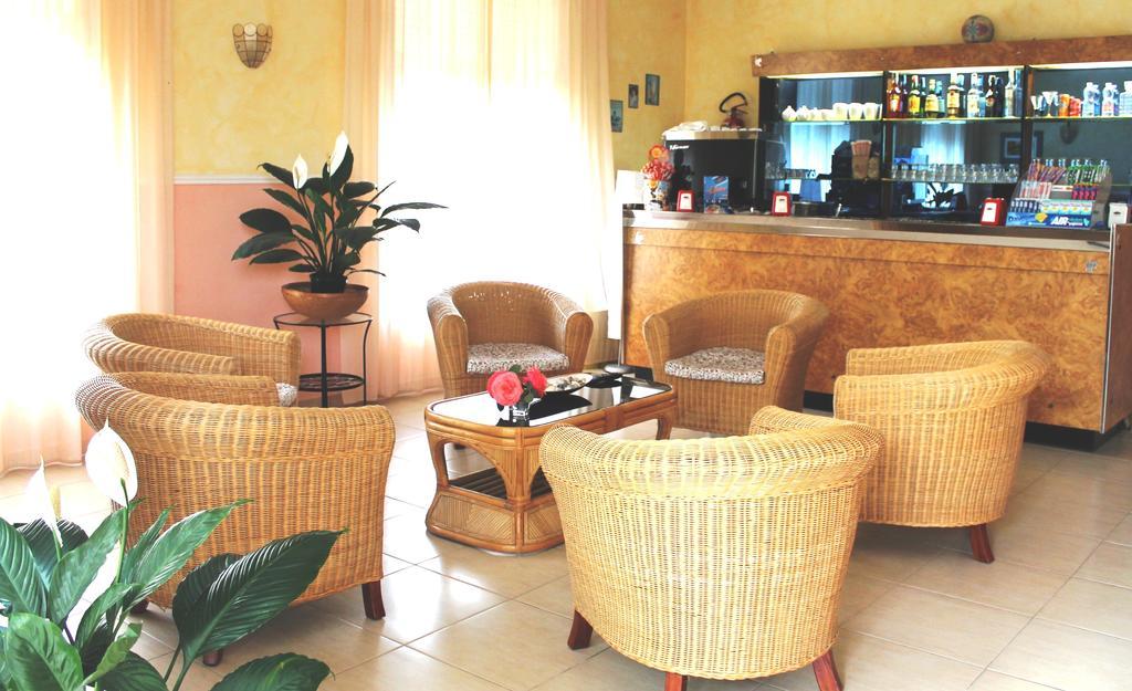Hotel Ninfea Червия Екстериор снимка