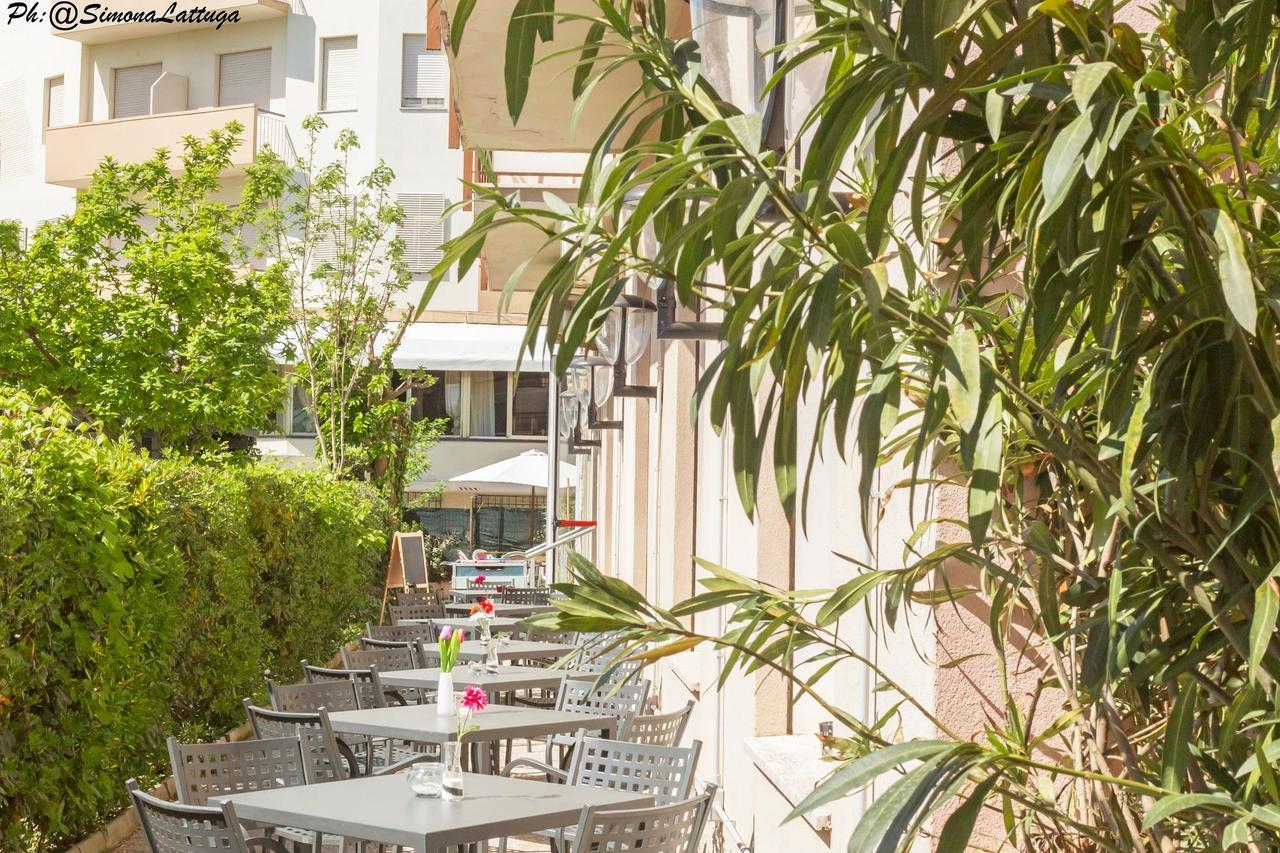 Hotel Ninfea Червия Екстериор снимка