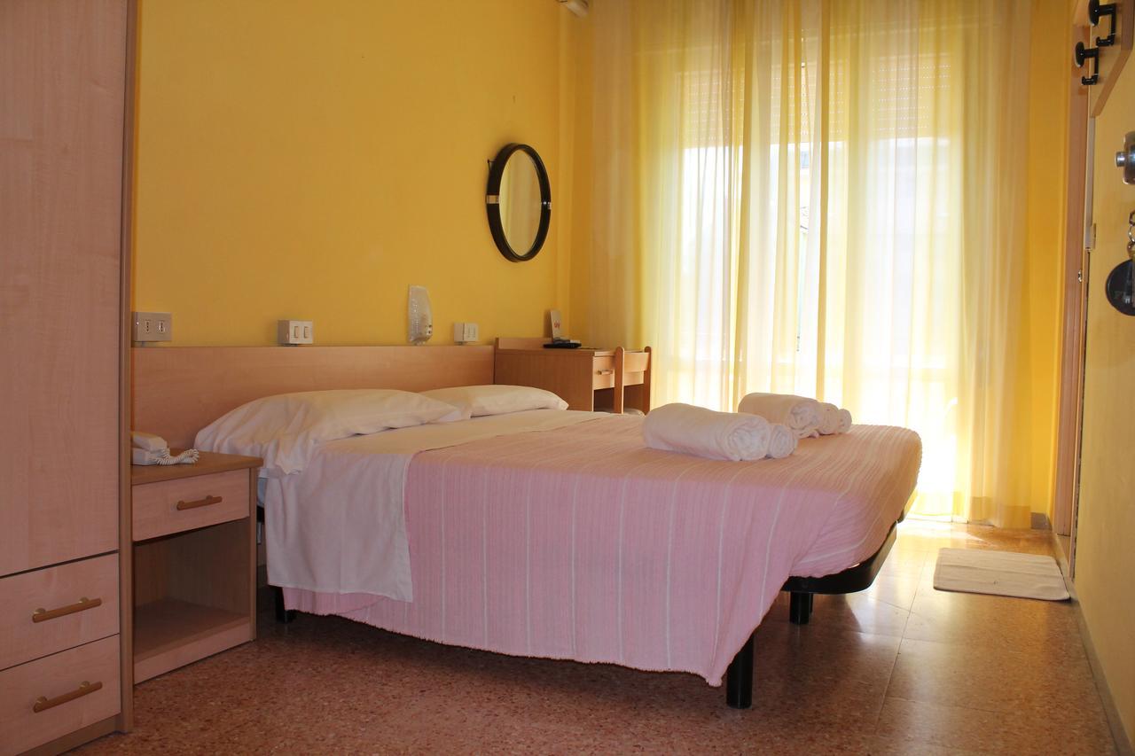 Hotel Ninfea Червия Екстериор снимка