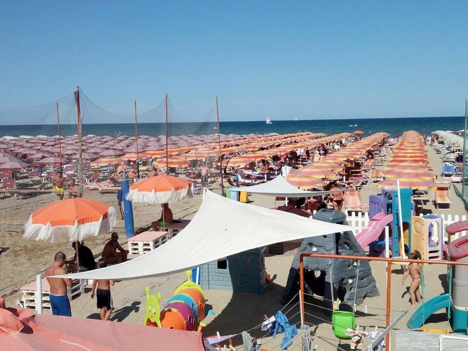 Hotel Ninfea Червия Екстериор снимка